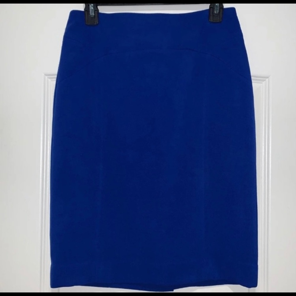 The limited pencil skirt